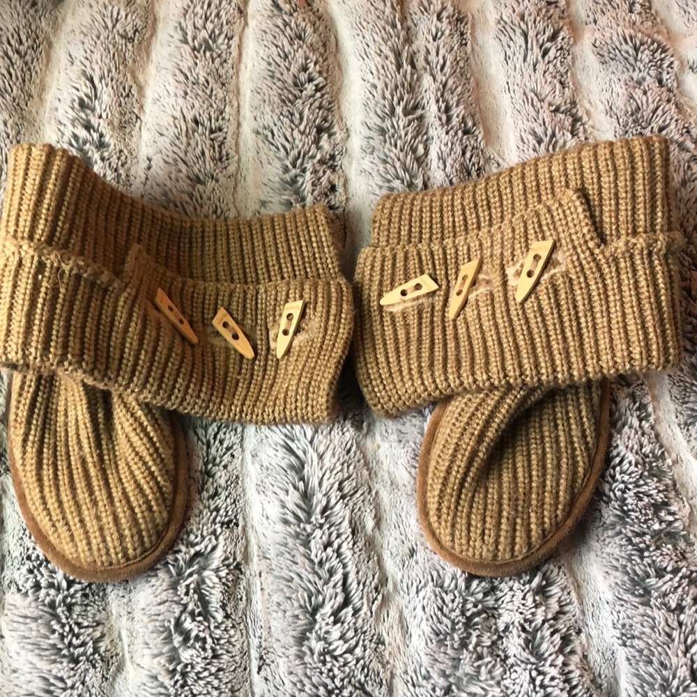 Bearpaw Tan Knit Style Boots Size 9 Womens